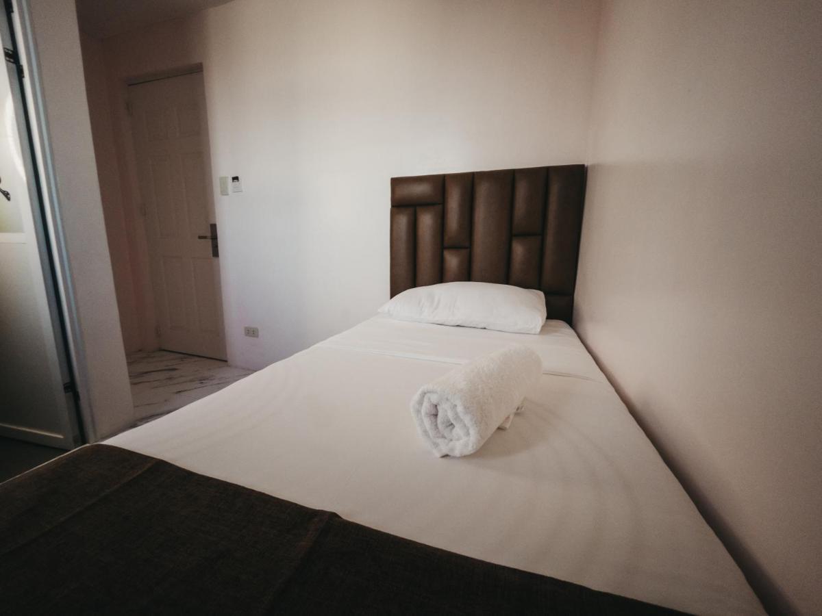La Choeben Suites Calbayog Extérieur photo